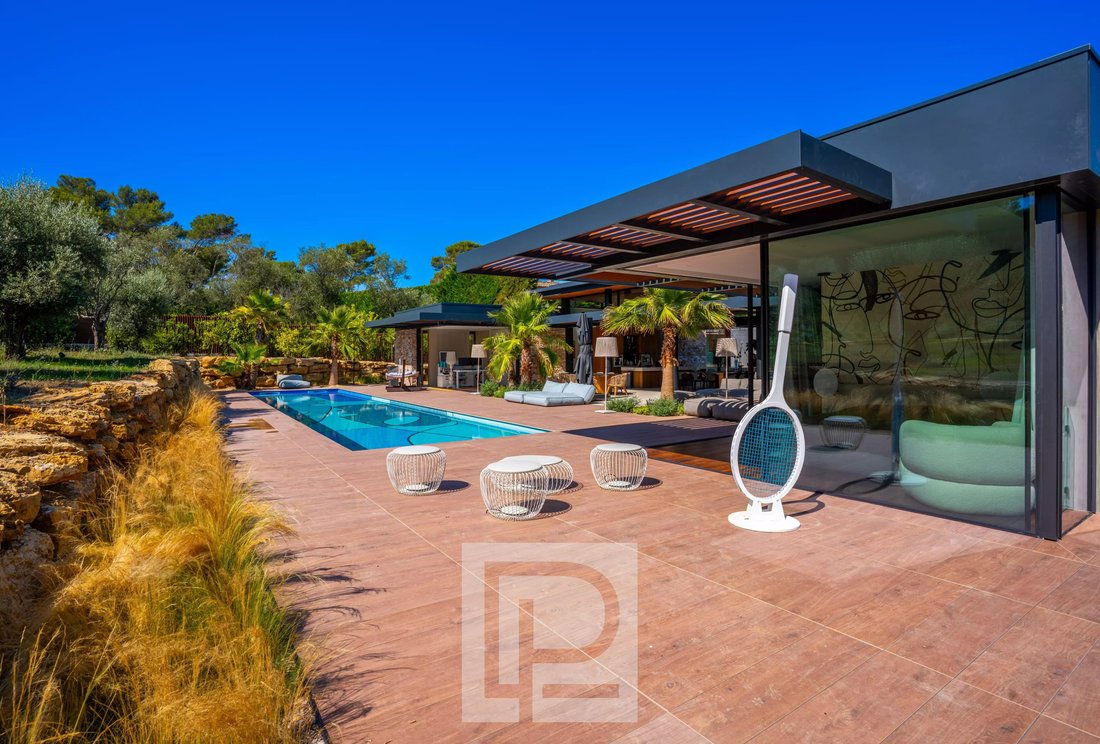 Estate in Mougins, Provence-Alpes-Côte d'Azur, France 2 - 18666835