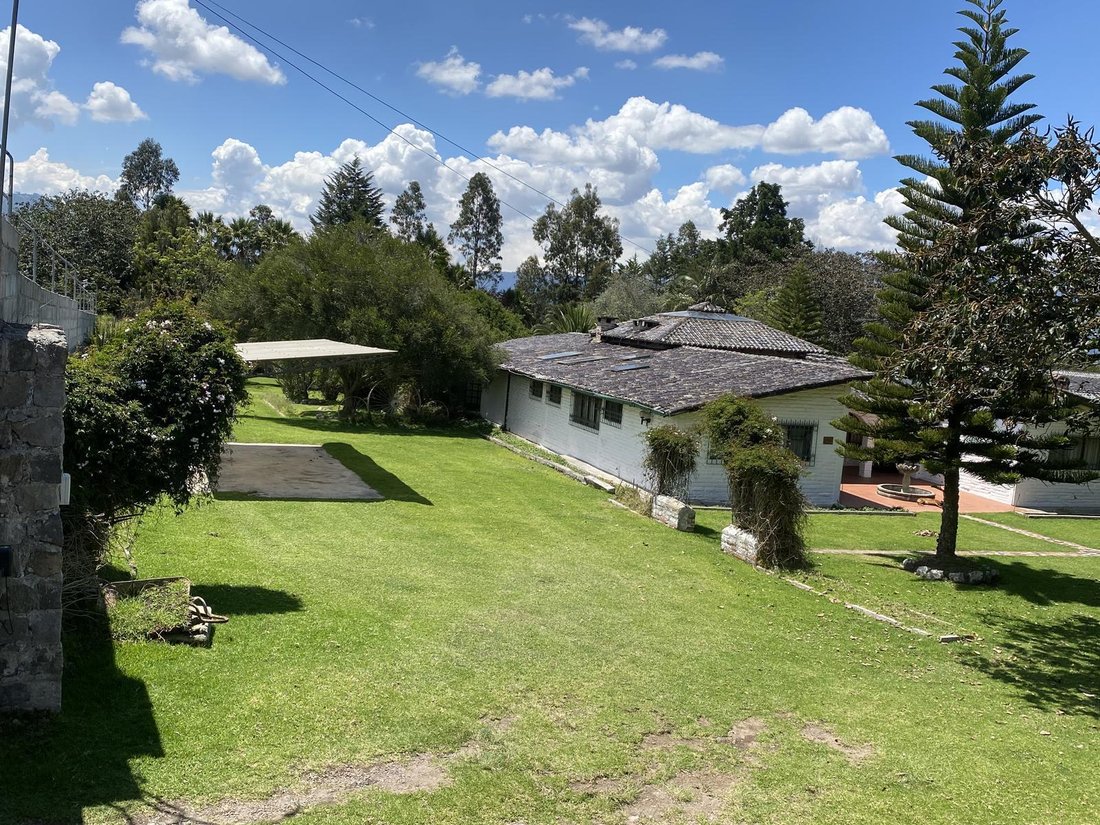 Land in Quito, Pichincha, Ecuador 5 - 18660246