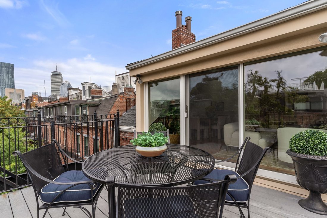 Condo in Boston, Massachusetts, United States 4 - 18665310