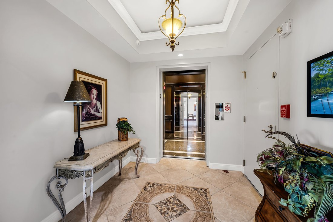 Condo in Naples, Florida, United States 4 - 18666466