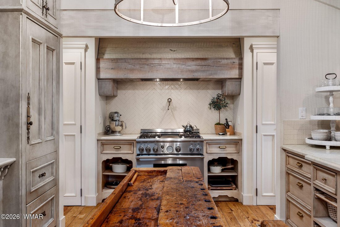 Pinetop-Lakeside, Arizona, United States 5 - 18665677