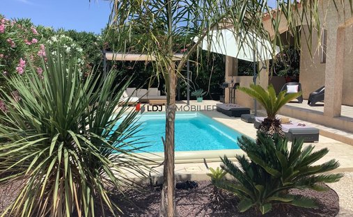 Villa à Sainte-Marie-la-Mer, Occitanie, France 1