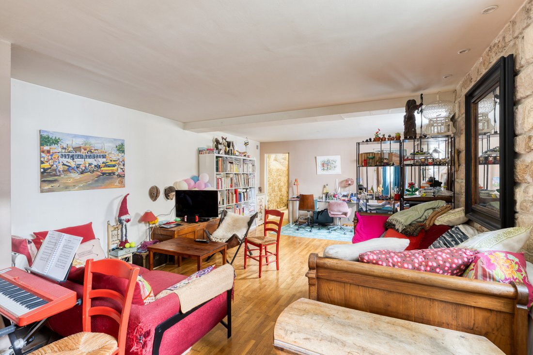 Apartment in Belleville-Saint Maur, Paris 11e Arrondissement, Paris 4 - 18664728
