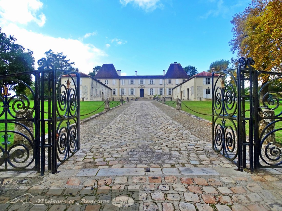Castle in Saint Vincent, Dax, France 1 - 18672261