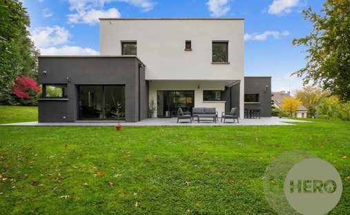 House in Jouars-Pontchartrain, Ile-de-France, France 1