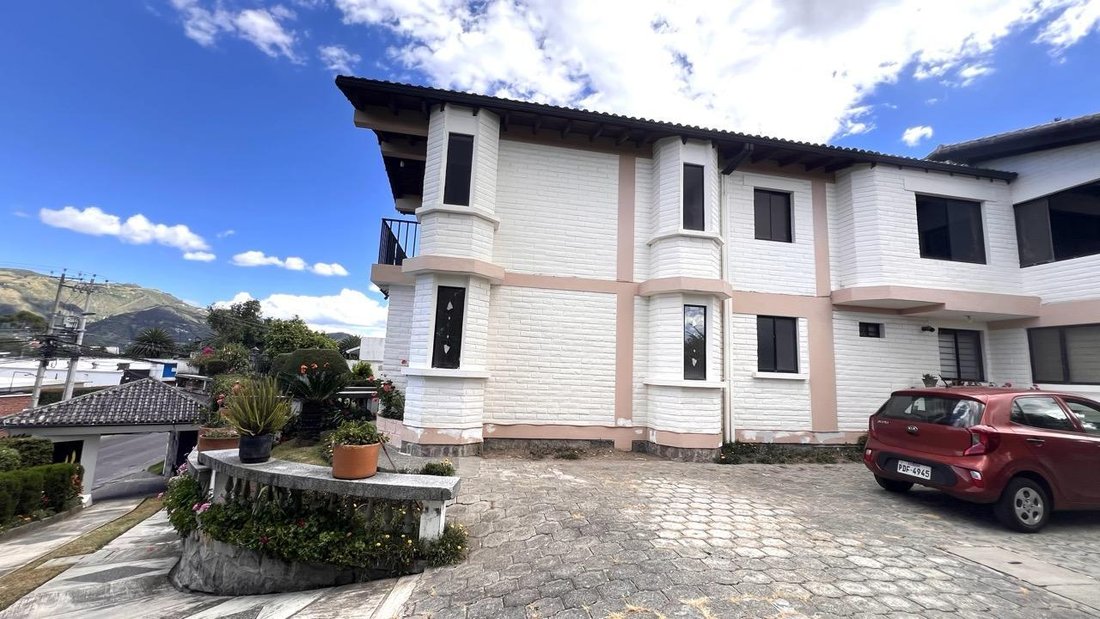 House in Quito, Pichincha, Ecuador 2 - 18660651