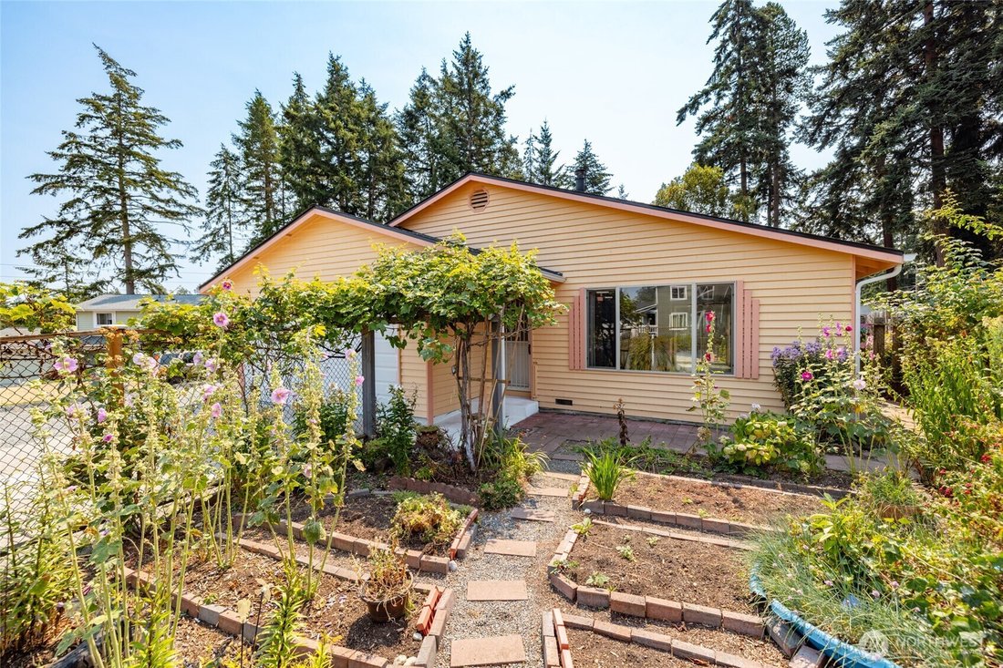 Oak Harbor, Washington, United States 3 - 18661730
