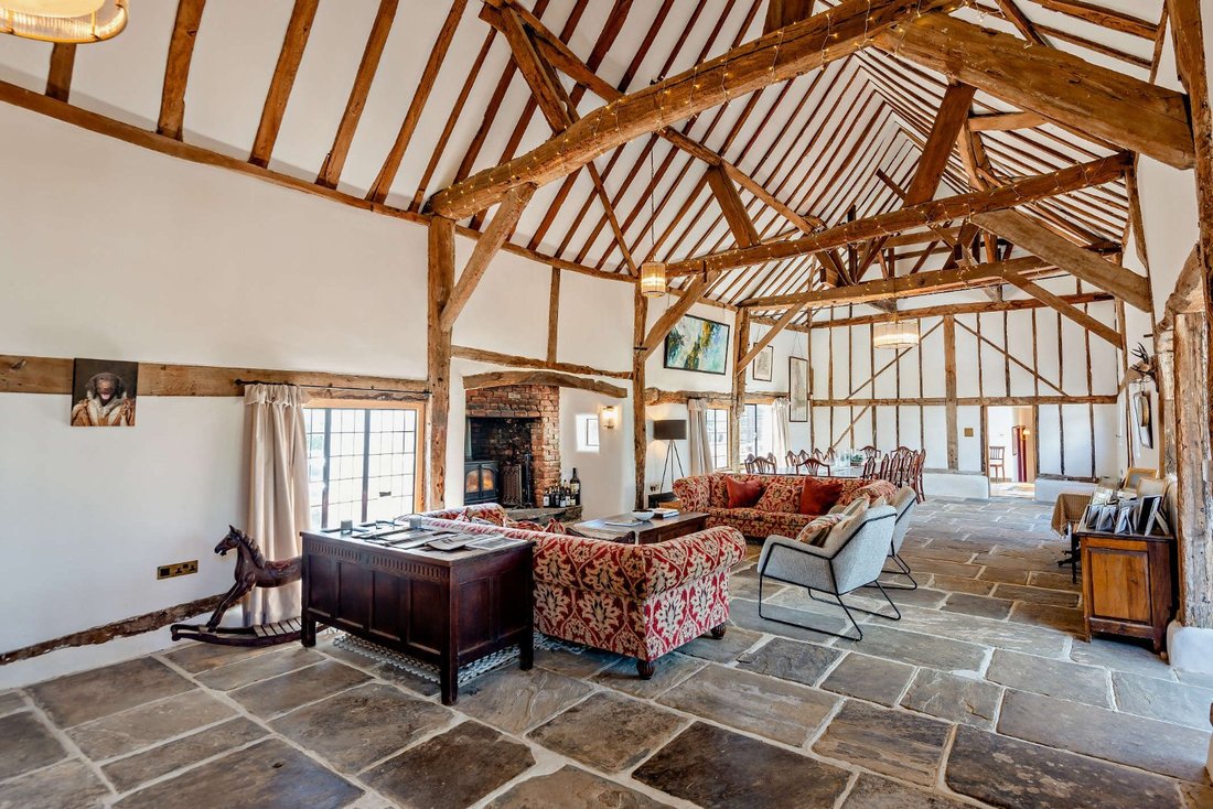 House in Rusper, England 3 - 18659523