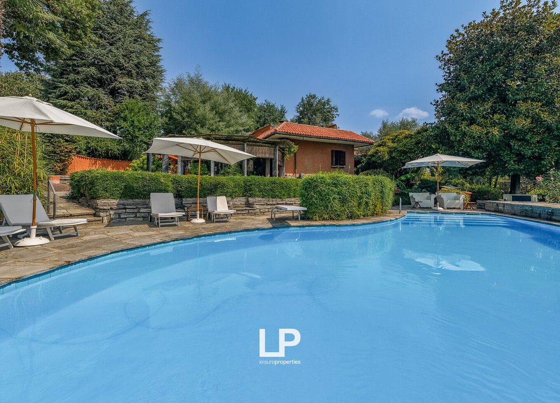 Villa in Besozzo, Lombardy, Italy 4 - 18659555