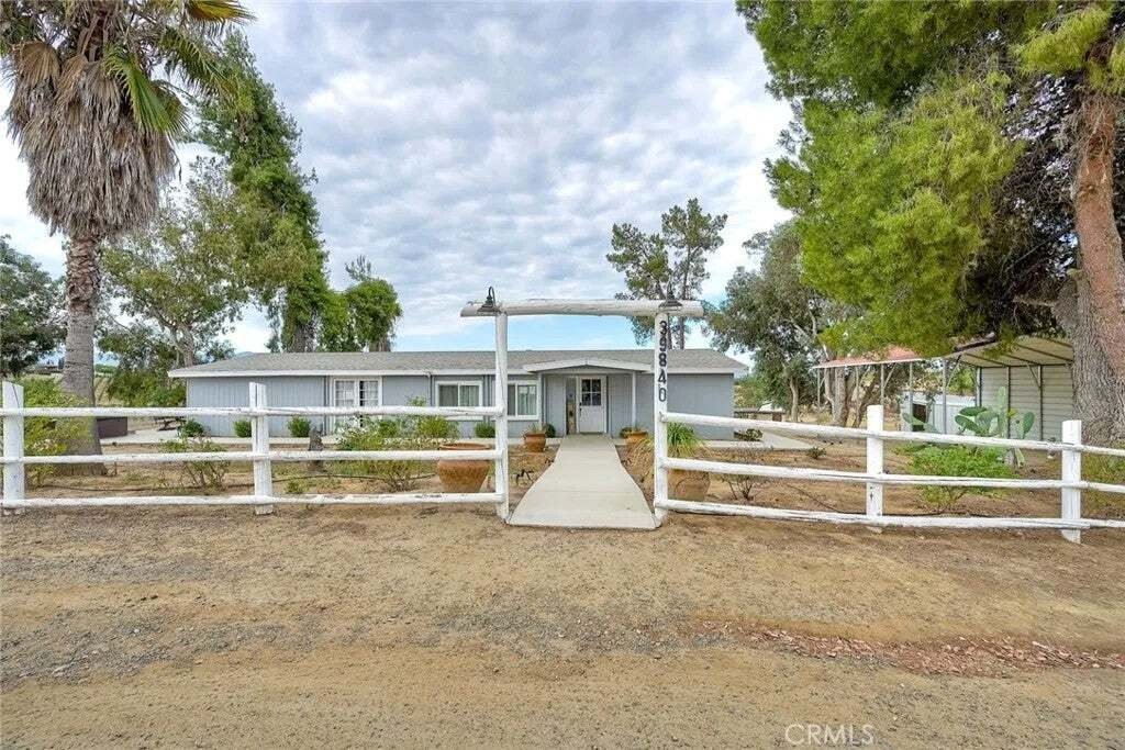 Temecula, California, United States 2 - 18659643
