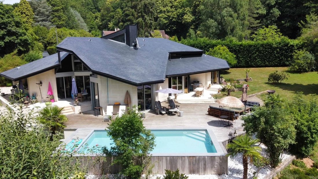 House in Montfort-l'Amaury, Ile-de-France, France 1 - 16079080