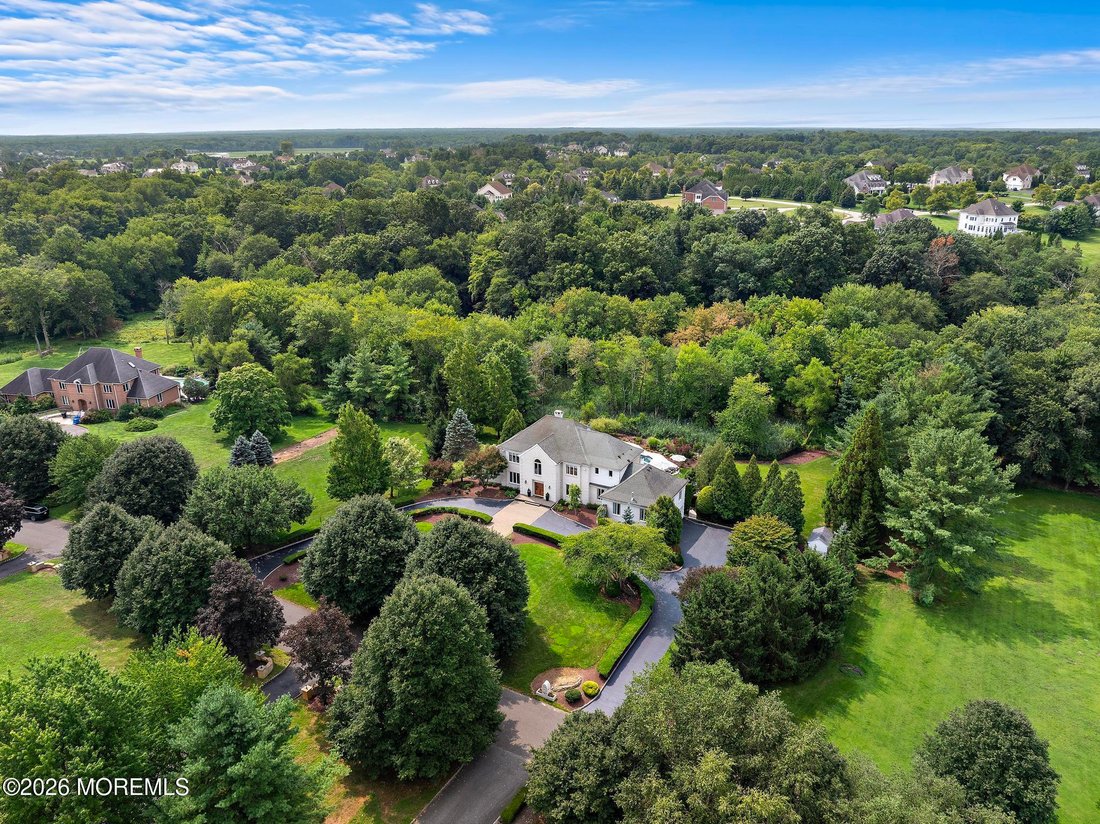 House in Manalapan Township, New Jersey, United States 2 - 18669497