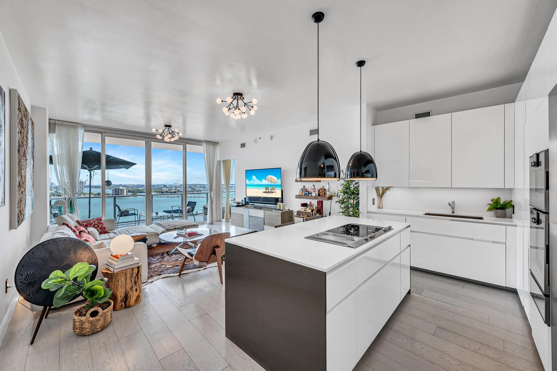 Condo in Miami, Florida, United States 4 - 18666507