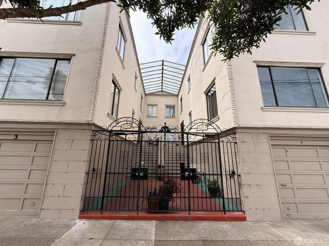 San Francisco, California, United States 2 - 18662701