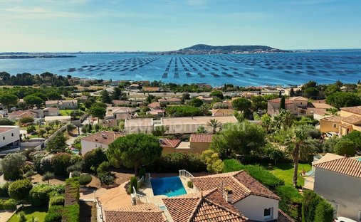 Villa in Bouzigues, Occitania, France 1
