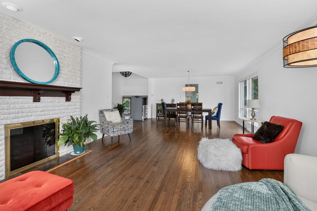 House in Clarendon Hills, Illinois, United States 5 - 18638093