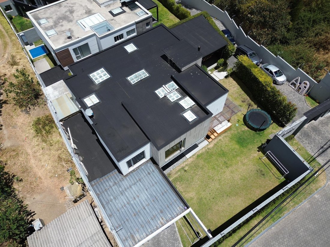House in Quito, Pichincha, Ecuador 2 - 18660227