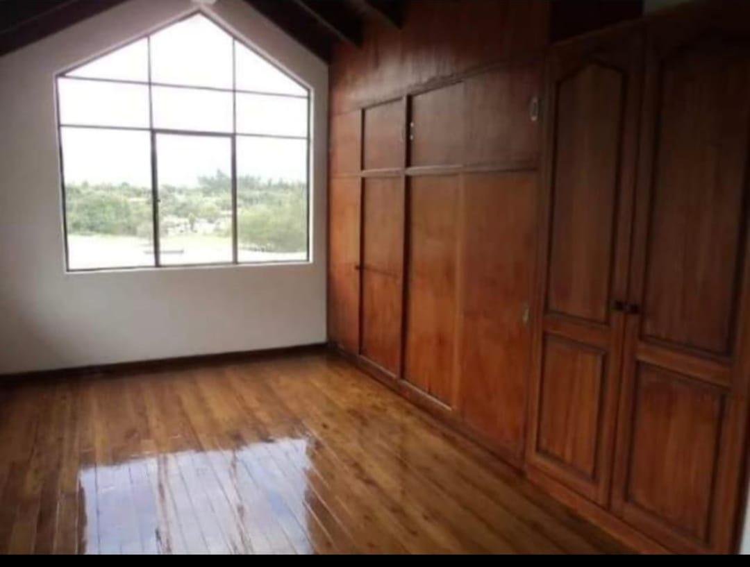 Land in Quito, Pichincha, Ecuador 1 - 18660581