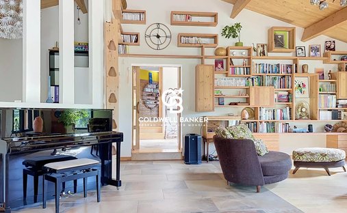 Townhouse in Centre, Saintes, France 1