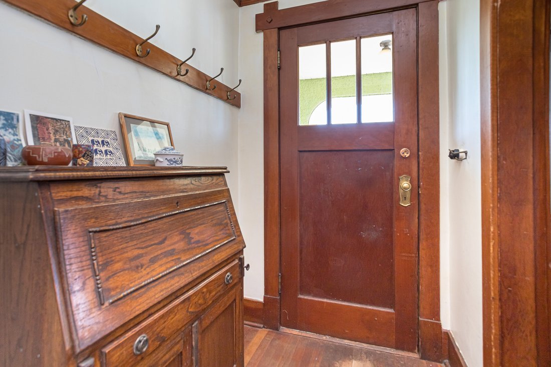 House in Victoria, British Columbia, Canada 3 - 18665570