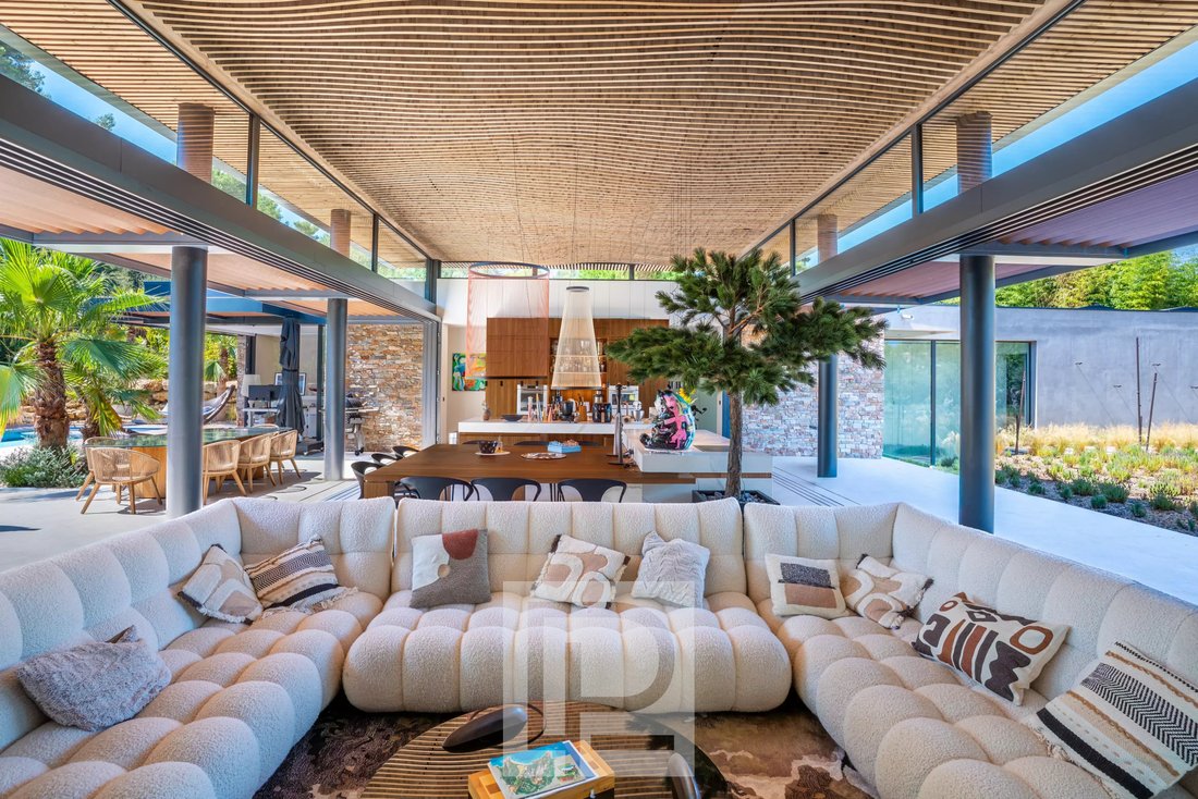 Estate in Mougins, Provence-Alpes-Côte d'Azur, France 5 - 18666835