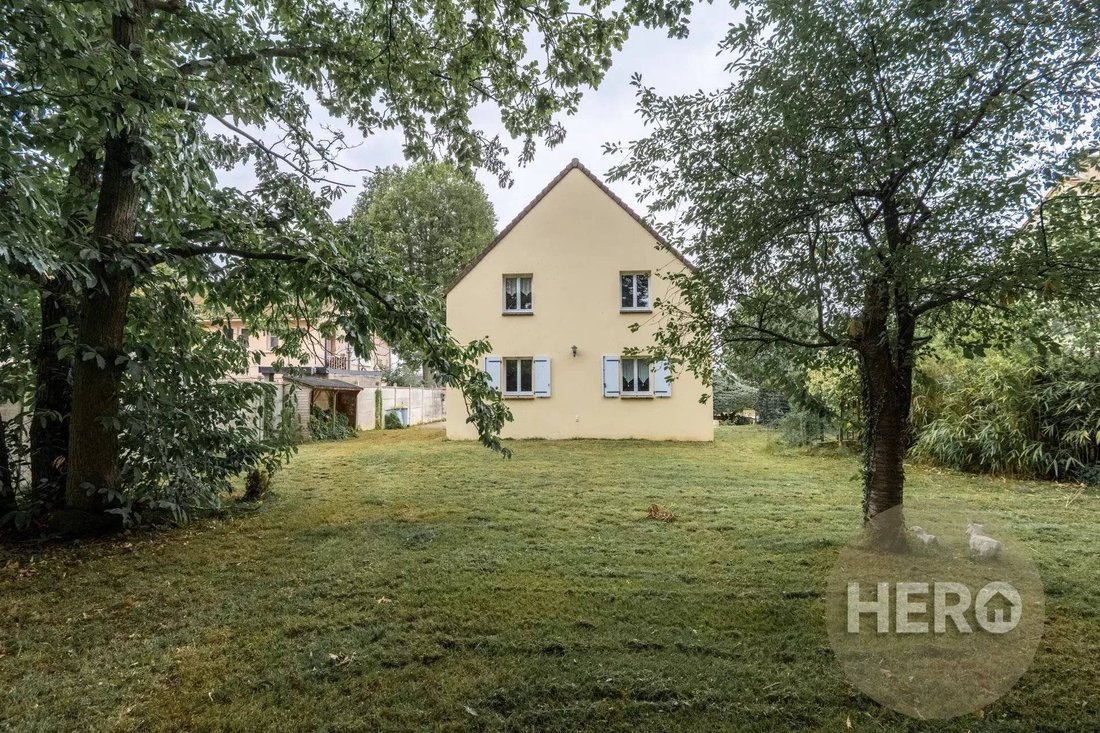House in Sud, Plaisir, France 2 - 16170836