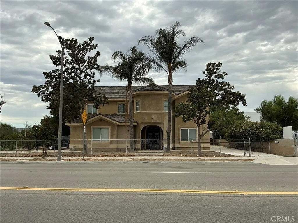 House in Fontana, California, United States 2 - 18667973
