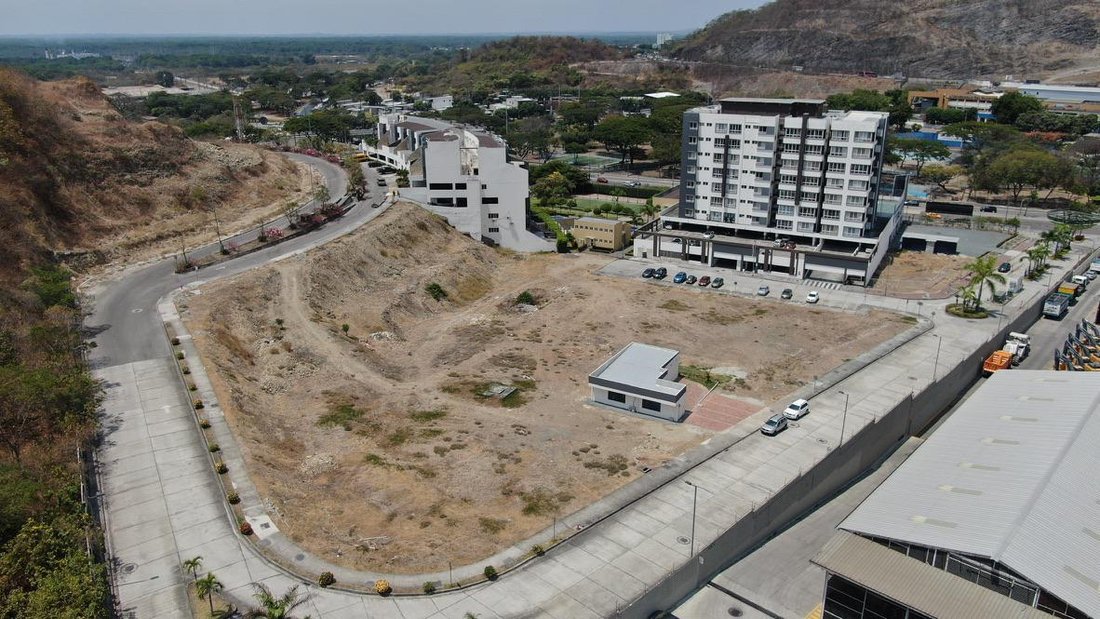 Land in Guayaquil, Guayas, Ecuador 4 - 18659926
