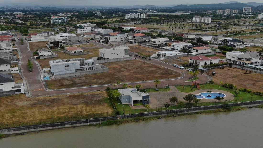 Land in Samborondón, Guayas, Ecuador 1 - 18660095