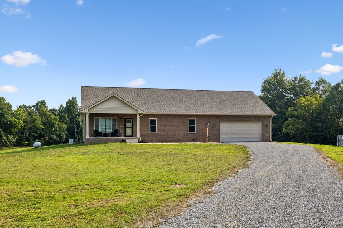 House in Dover, Tennessee, United States 2 - 18659551