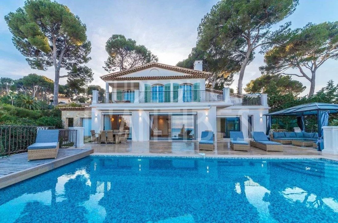 Villa in Fontmerle, Antibes, France 2 - 16395231