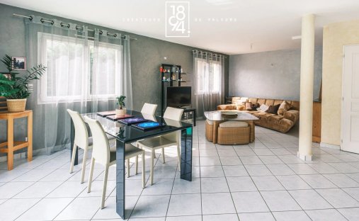 House in Ouest, La Ravoire, France 1