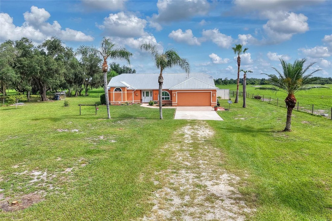 House in Fort Meade, Florida, United States 1 - 18663036