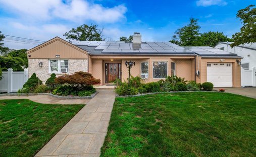 House in Malverne, New York, United States 1