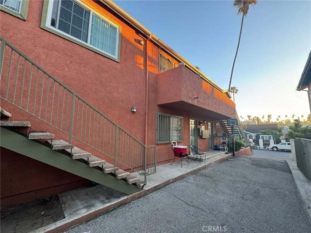 Los Angeles, California, United States 2 - 18659613