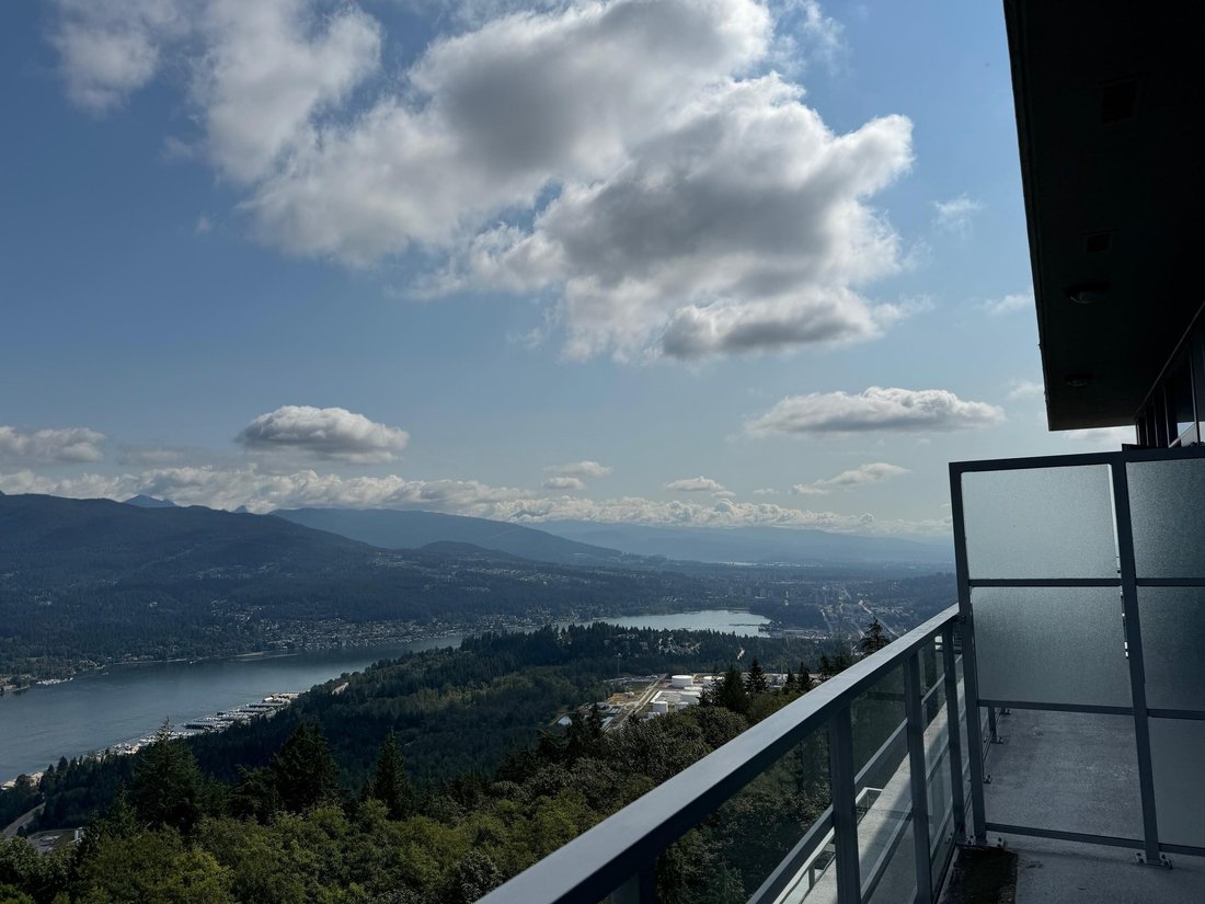 House in Burnaby, British Columbia, Canada 5 - 18670409
