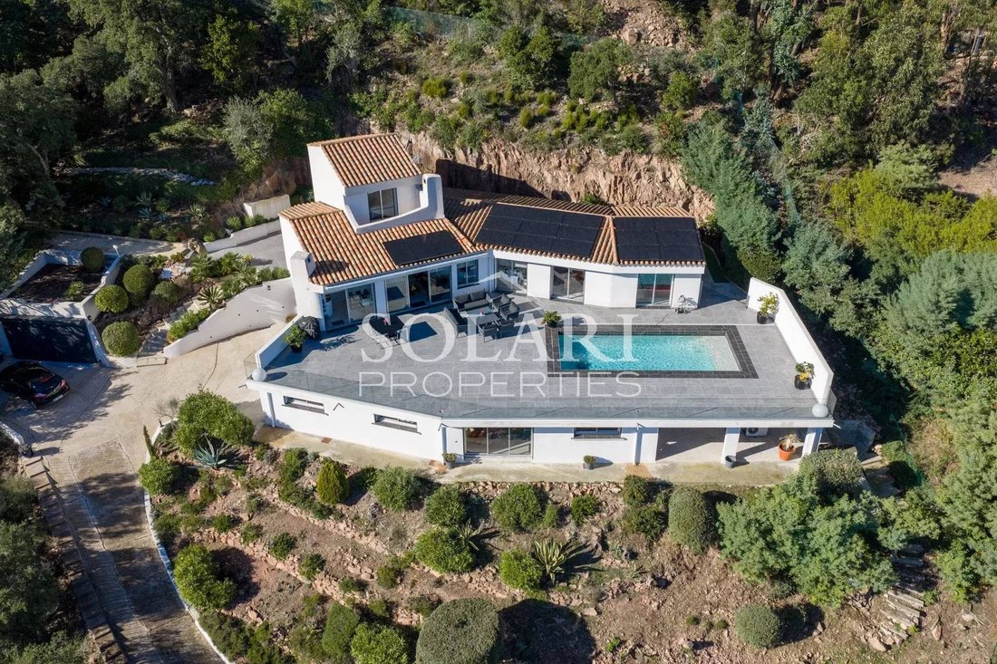 Villa in Le Grand Duc-Minelle, Mandelieu-la-Napoule, France 2 - 16487241