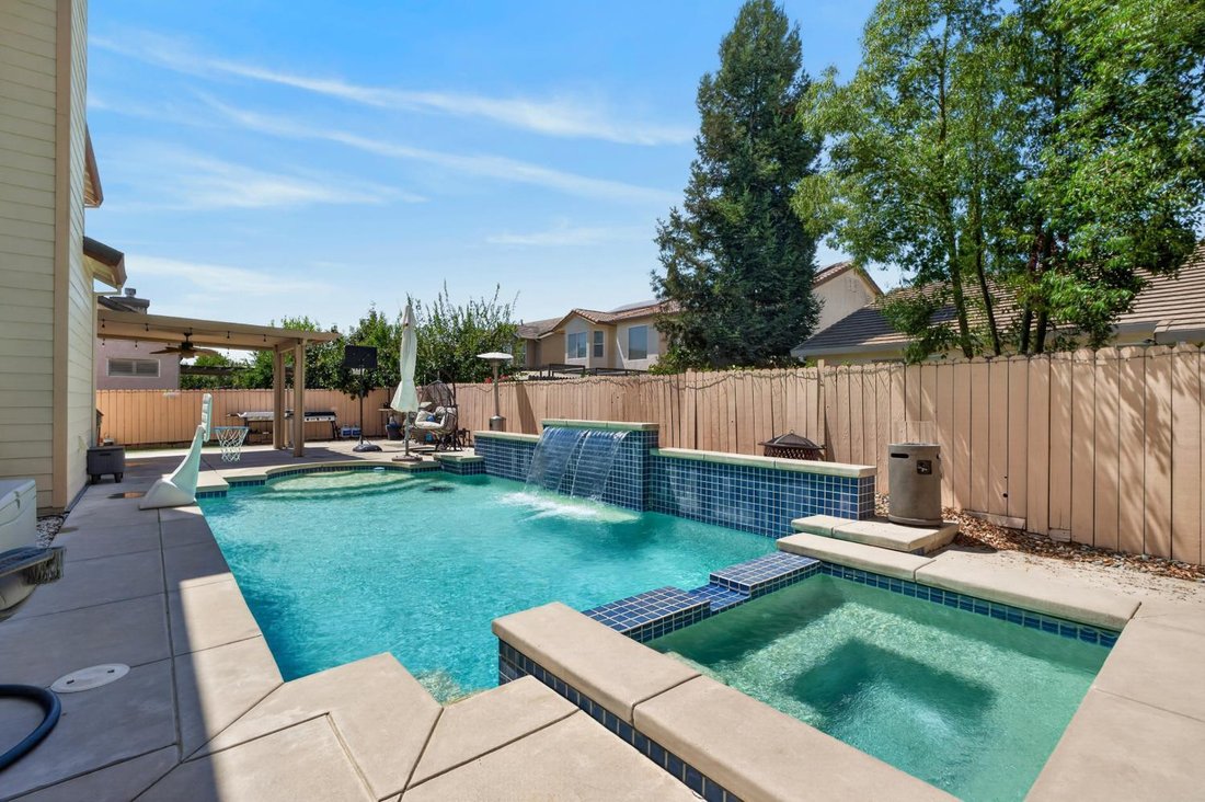 House in Elk Grove, California, United States 2 - 18666030