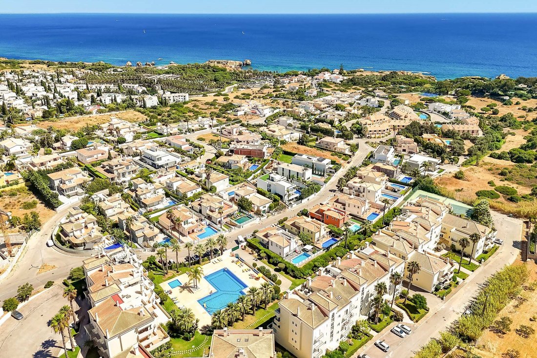 Apartment in Olhos de Agua, Algarve, Portugal 1 - 18282401