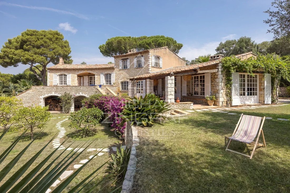 Country House in Antibes, Provence-Alpes-Côte d'Azur, France 4 - 18661077