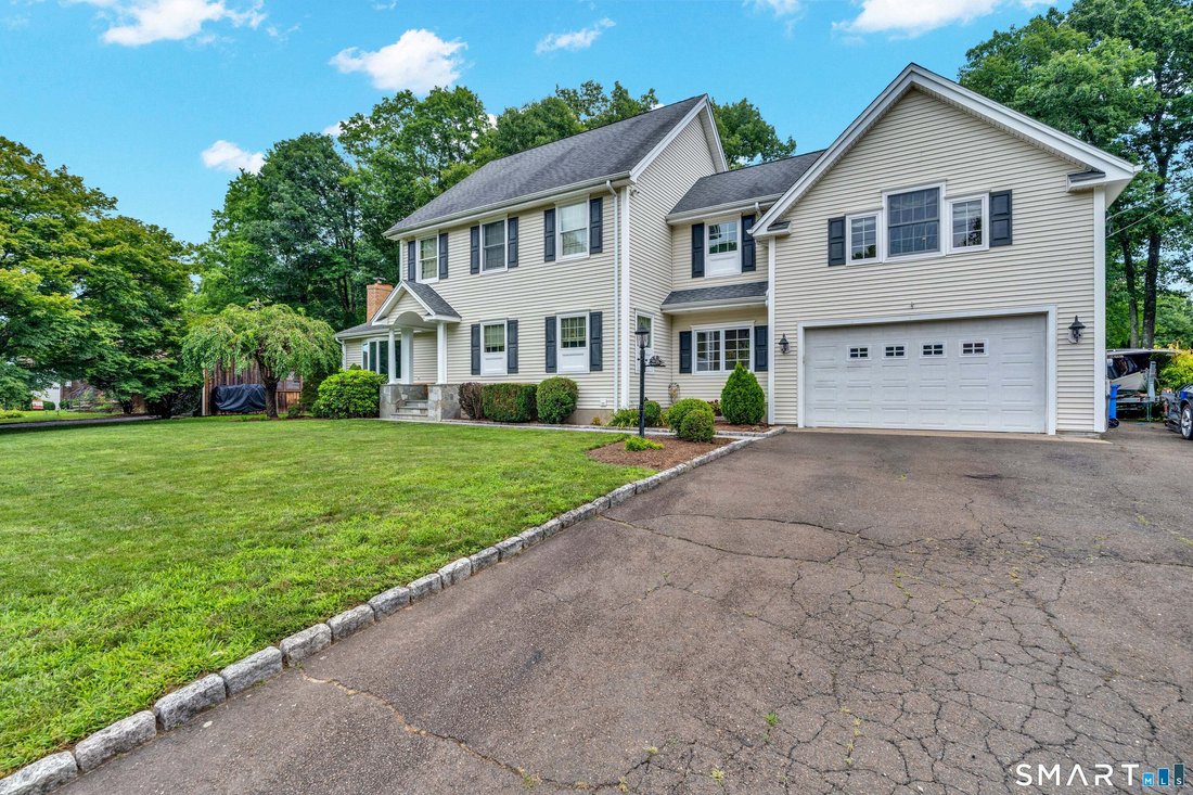 House in Trumbull, Connecticut, United States 2 - 18665790