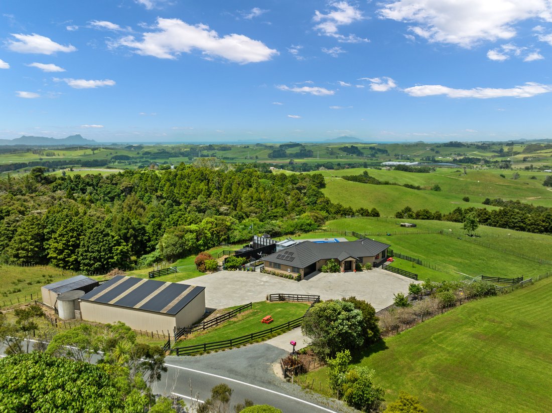 Waipu, Northland, New Zealand 1 - 18623763