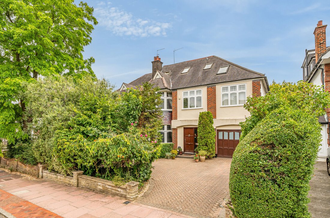 House in Barnet, England 1 - 18668847