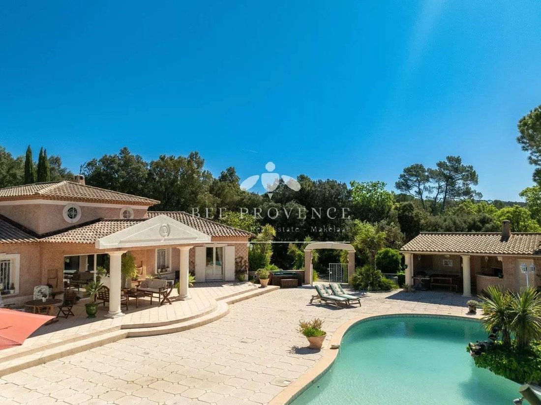 Villa in Besse-sur-Issole, Provence-Alpes-Côte d'Azur, France 4 - 16296473