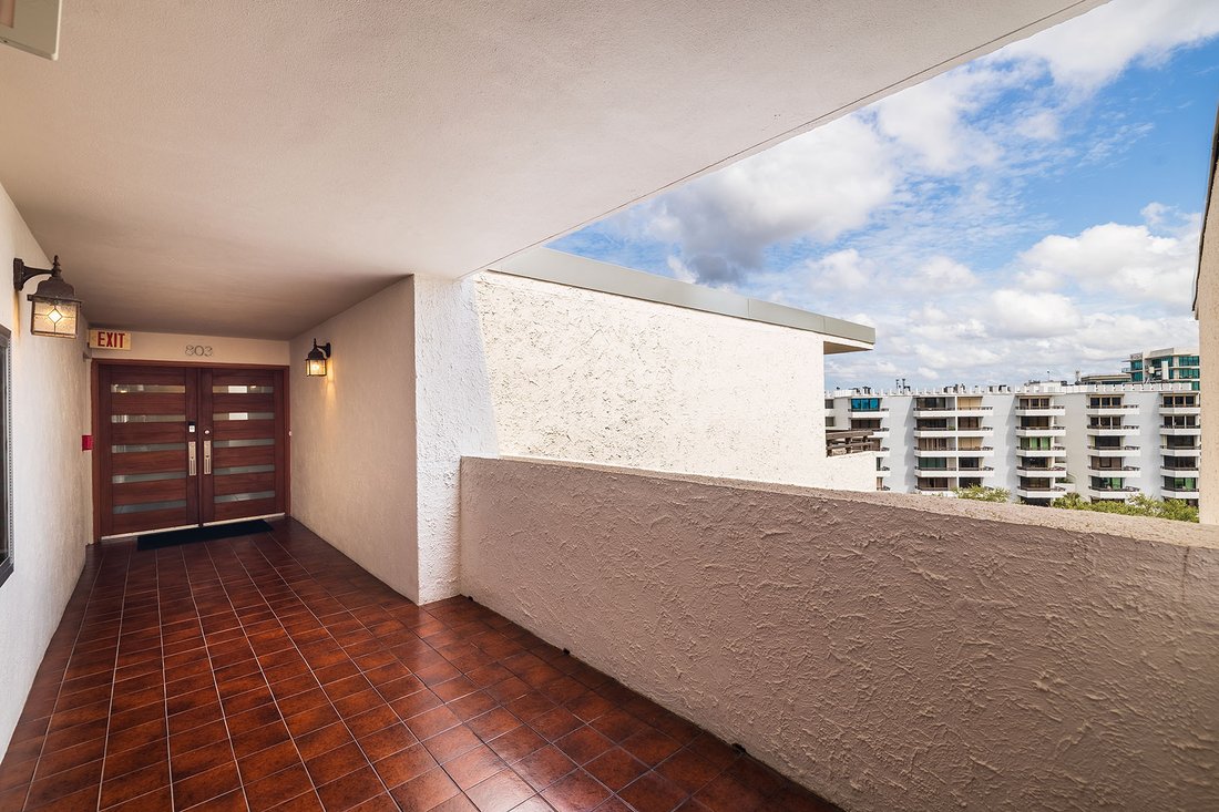 Condo in Tampa, Florida, United States 5 - 18666437