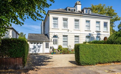 Villa in Hasbury, Cheltenham, England 1