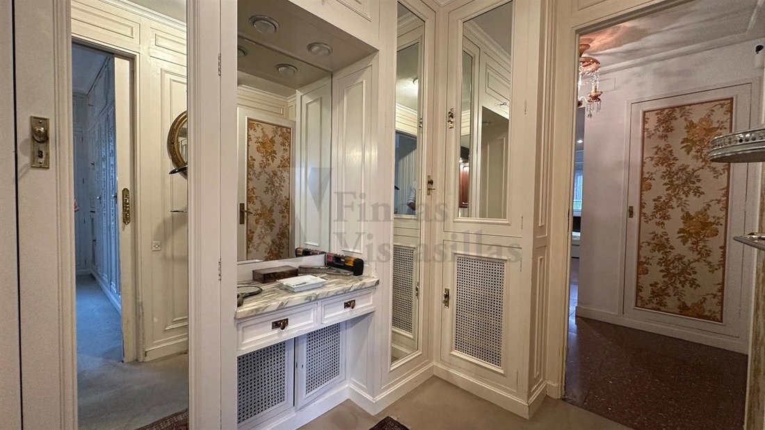 Apartment in Sarrià-Sant Gervasi, Barcelona, Spain 4 - 18665946