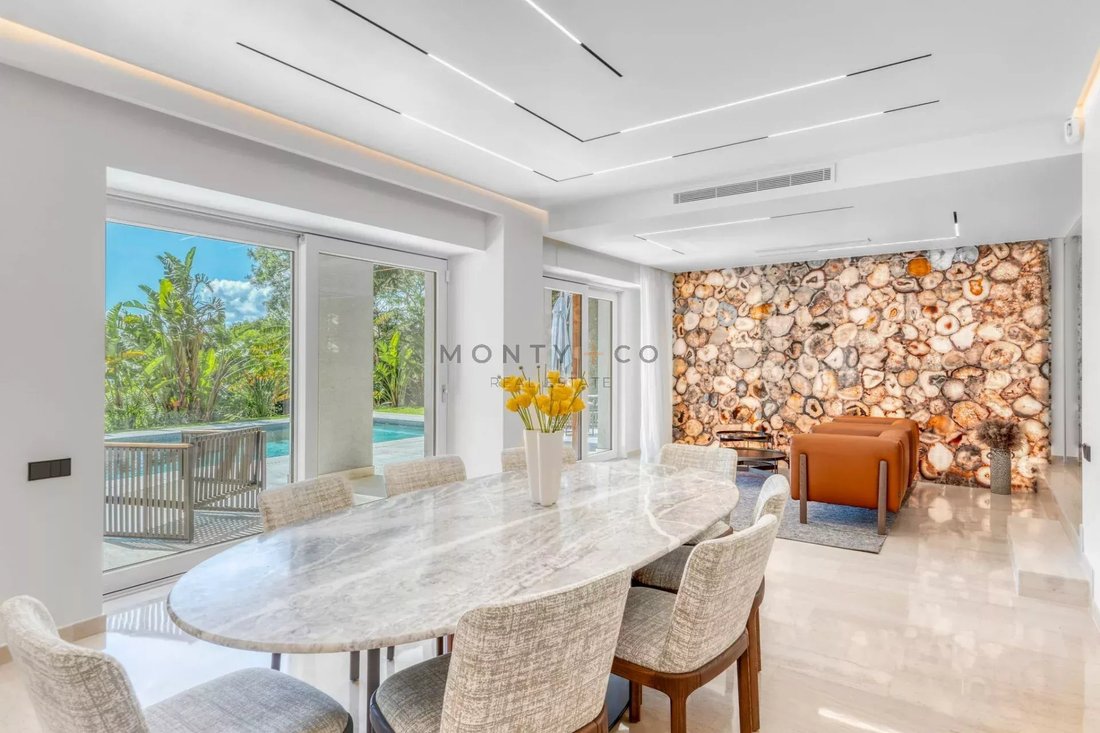 Villa in Saint-Jean-Cap-Ferrat, Provence-Alpes-Côte d'Azur, France 4 - 15654522