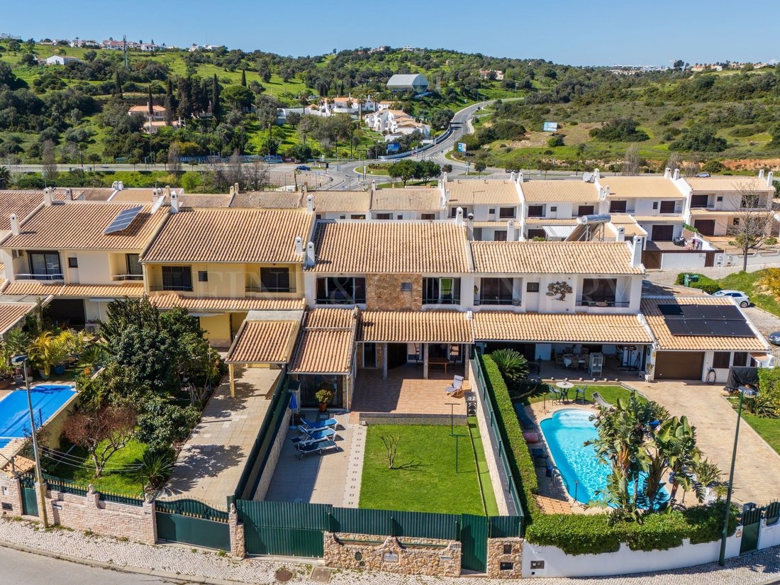 Townhouse in Olhos de Agua, Algarve, Portugal 2 - 18664494