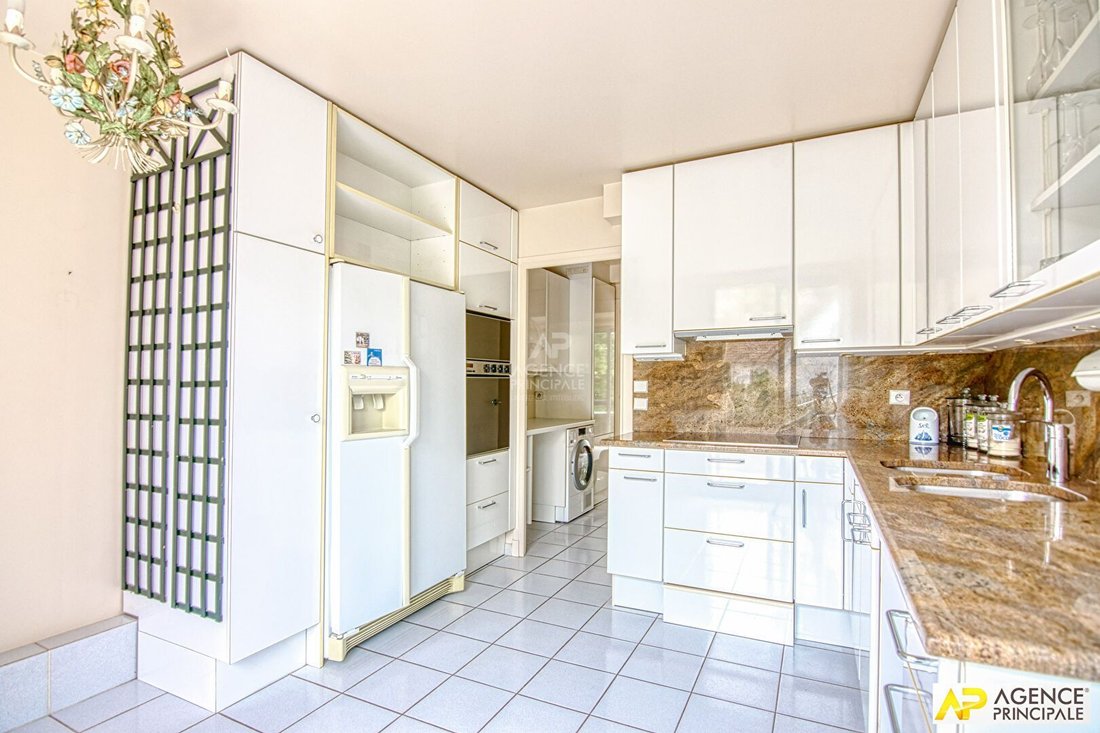 Apartment in Domaine National du Château, Versailles, France 3 - 18660370